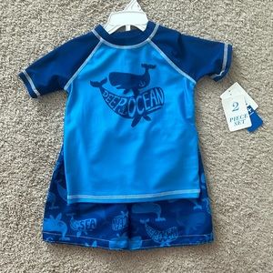 NWT boys swim set 3T